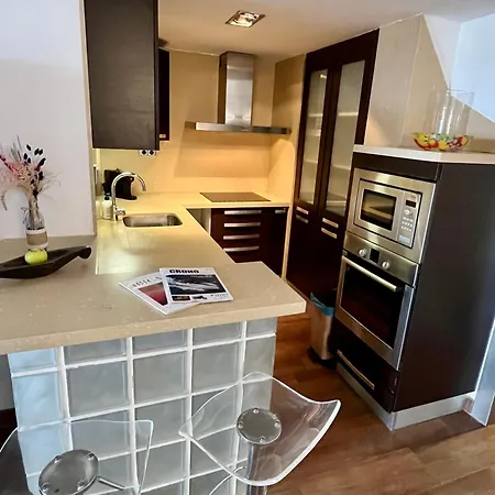 Ensuite Double With Terrace In Shared In Center Of Santa Eularia With Sea View And Close To The Quarto em Acomodações Particulares *
