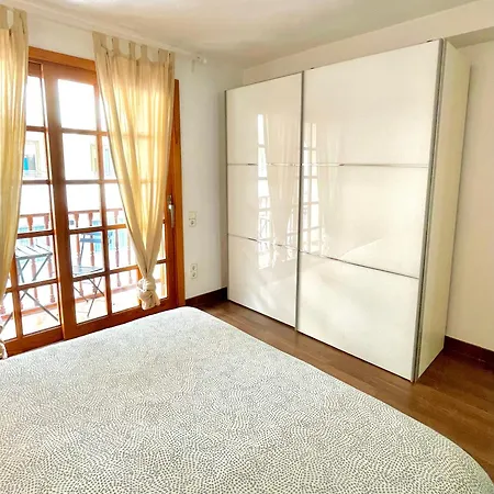 Ensuite Double With Terrace In Shared In Center Of Santa Eularia With Sea View And Close To The Homestay