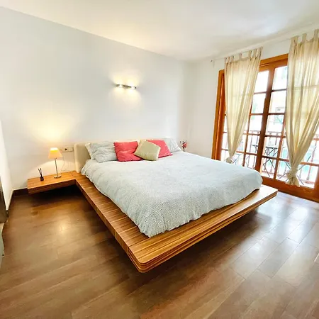 Kwatera prywatna Ensuite Double With Terrace In Shared In Center Of Santa Eularia With Sea View And Close To The *