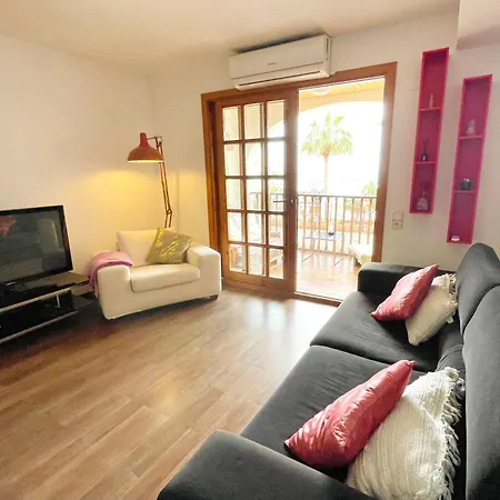 Ubytování v soukromí Ensuite Double With Terrace In Shared In Center Of Santa Eularia With Sea View And Close To The Santa Eularia des Riu
